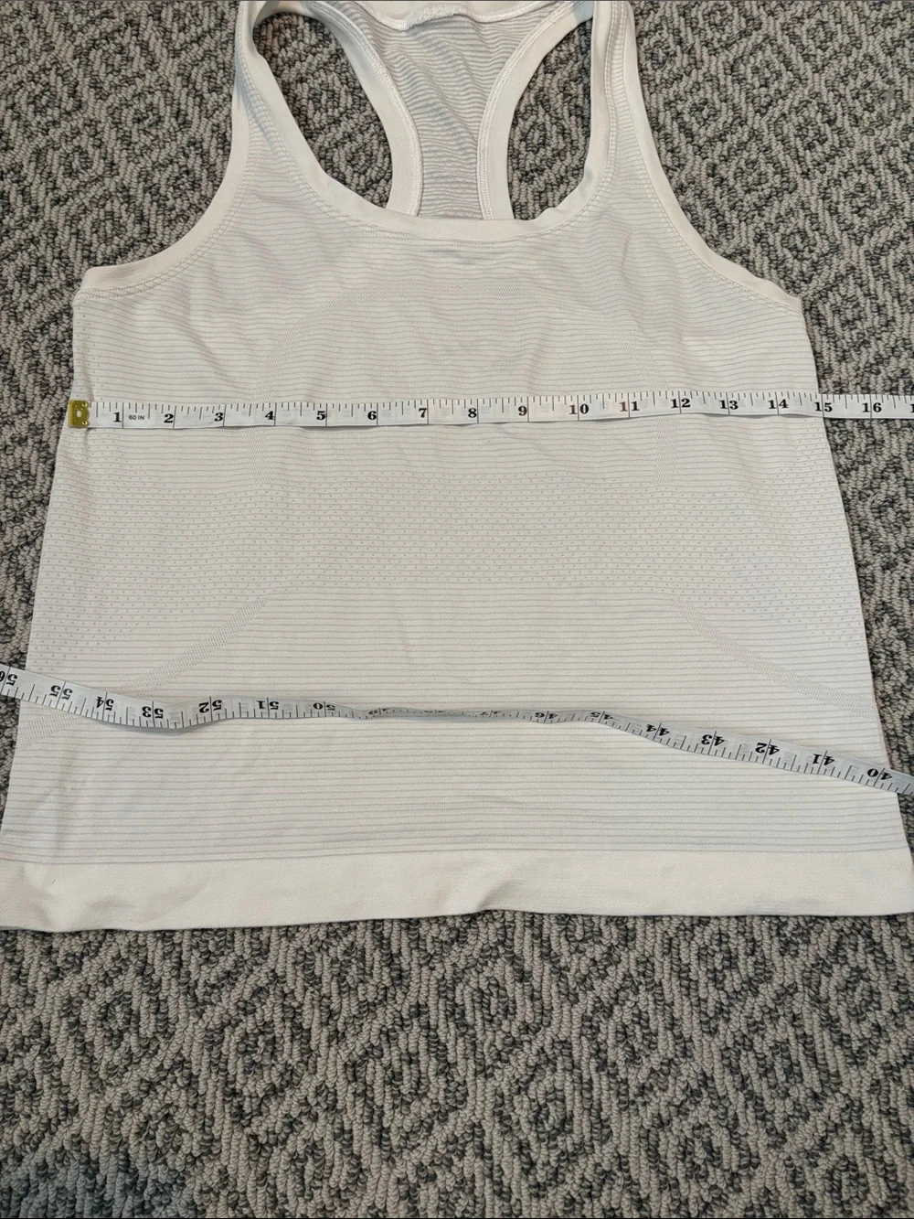 lululemon athletica White Swiftly Size 6 Racerback Seamless Tank